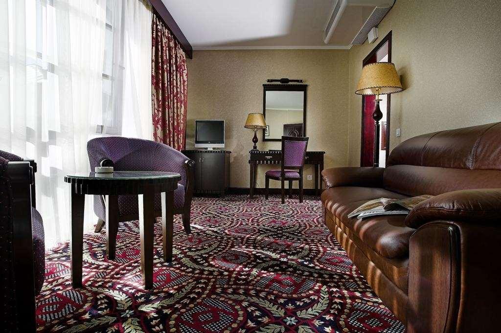 Hotel London 4*