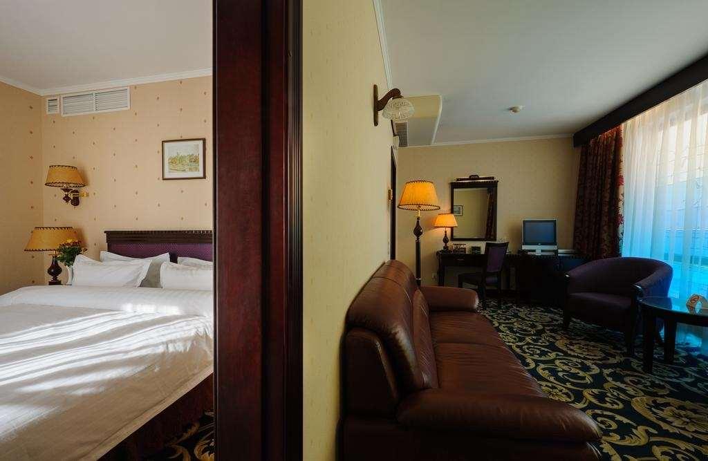 Hotel London 4*