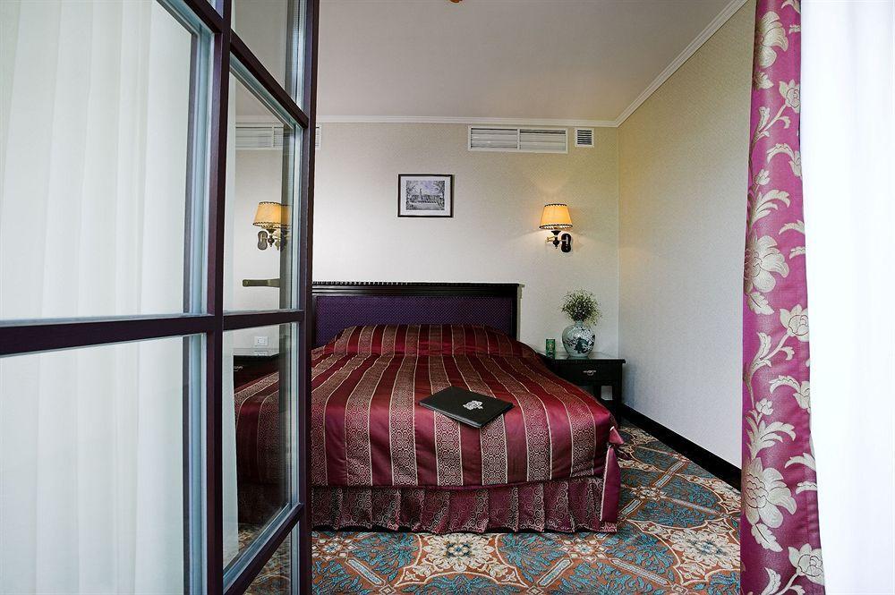 London 4*