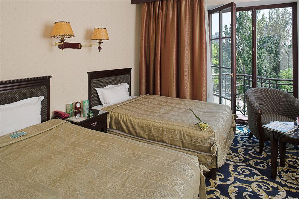 Hotel London 4*