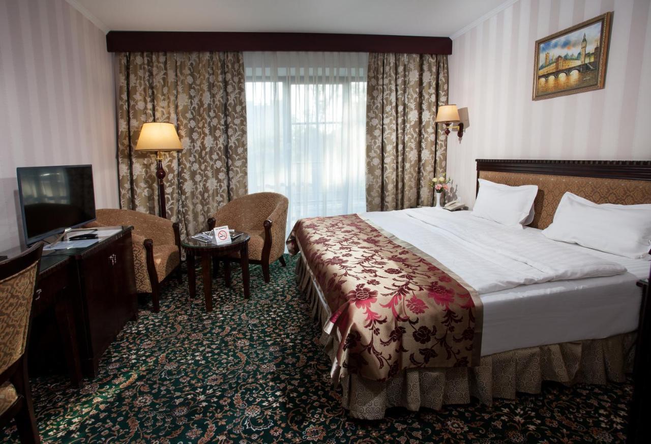 London Hotel 4*