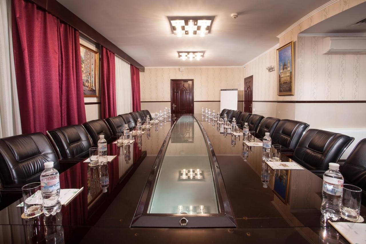London Hotel 4*