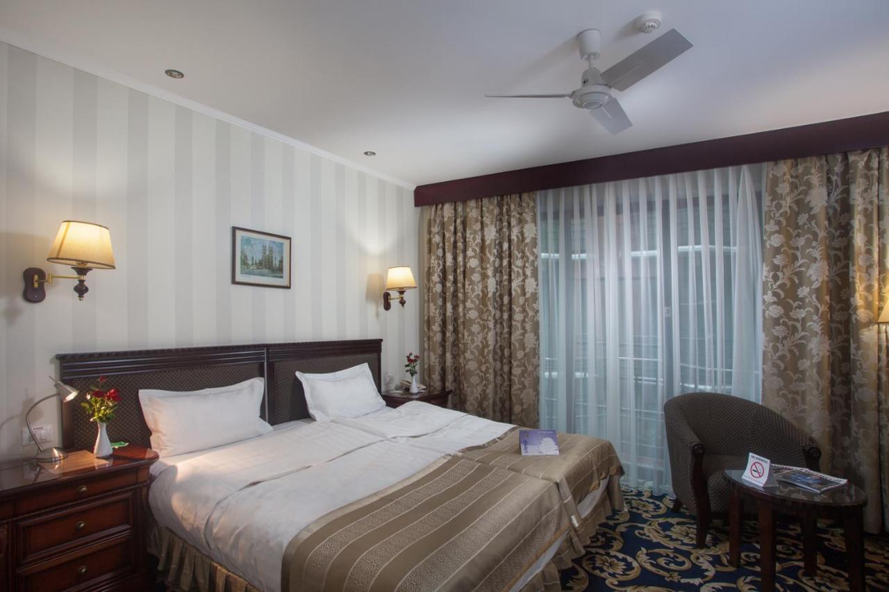 London Hotel 4*