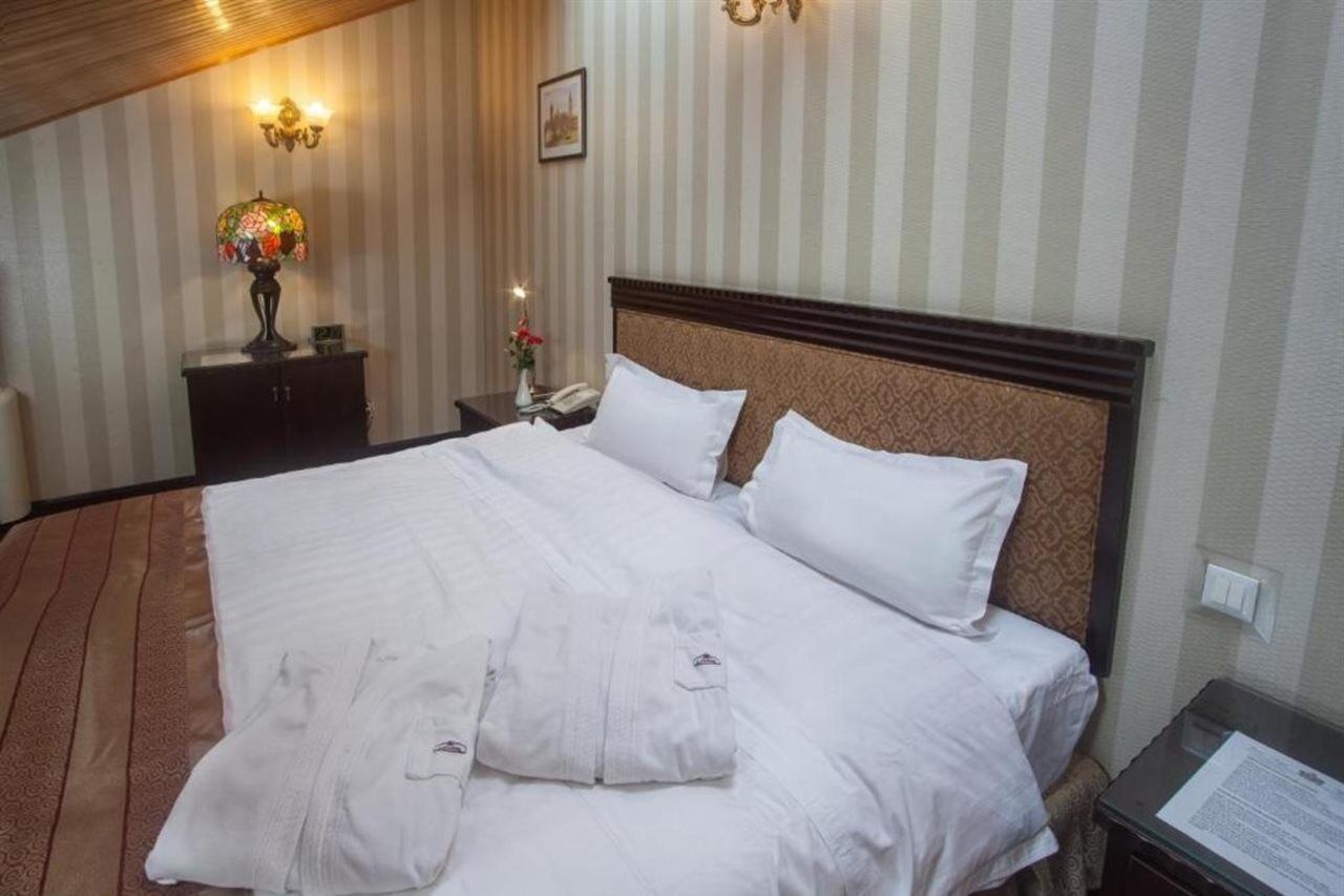 London Hotel 4*