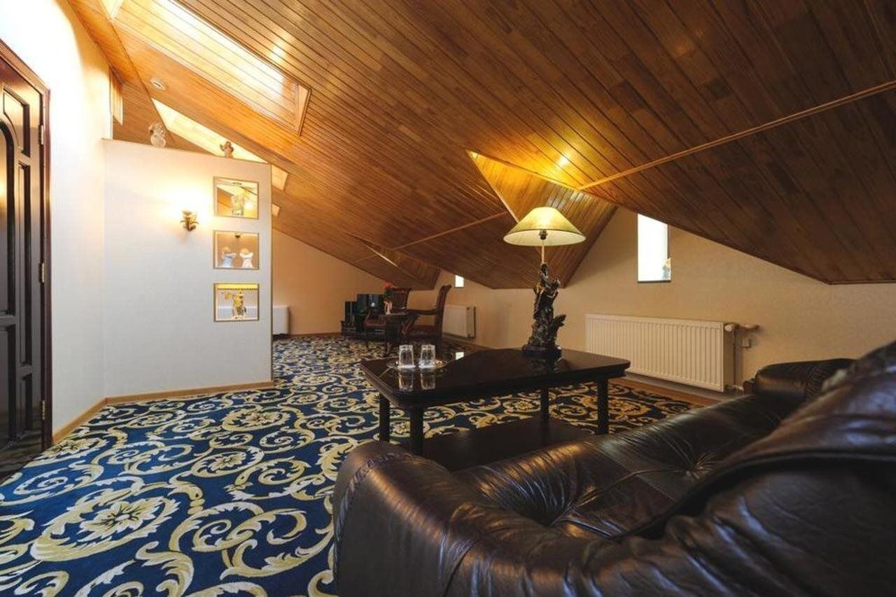 London 4* Odesa
